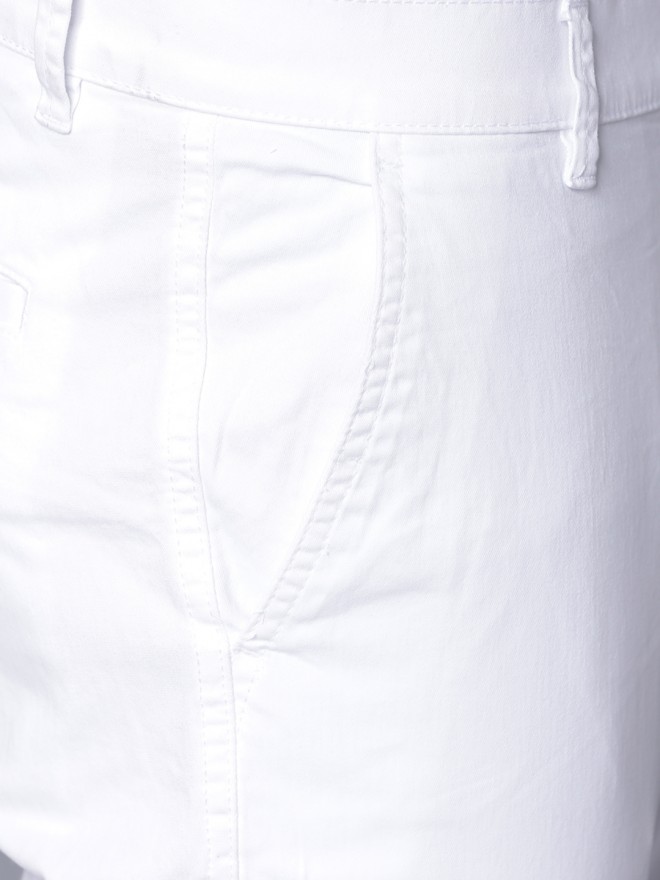 Buy Highlander White Slim Fit Solid Chinos for Men Online at Rs.769 - Ketch