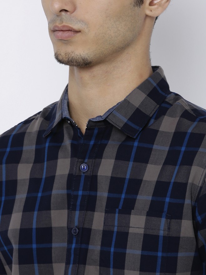 Locomotive Men Navy Blue Checked Slim Fit Casual Shirts 