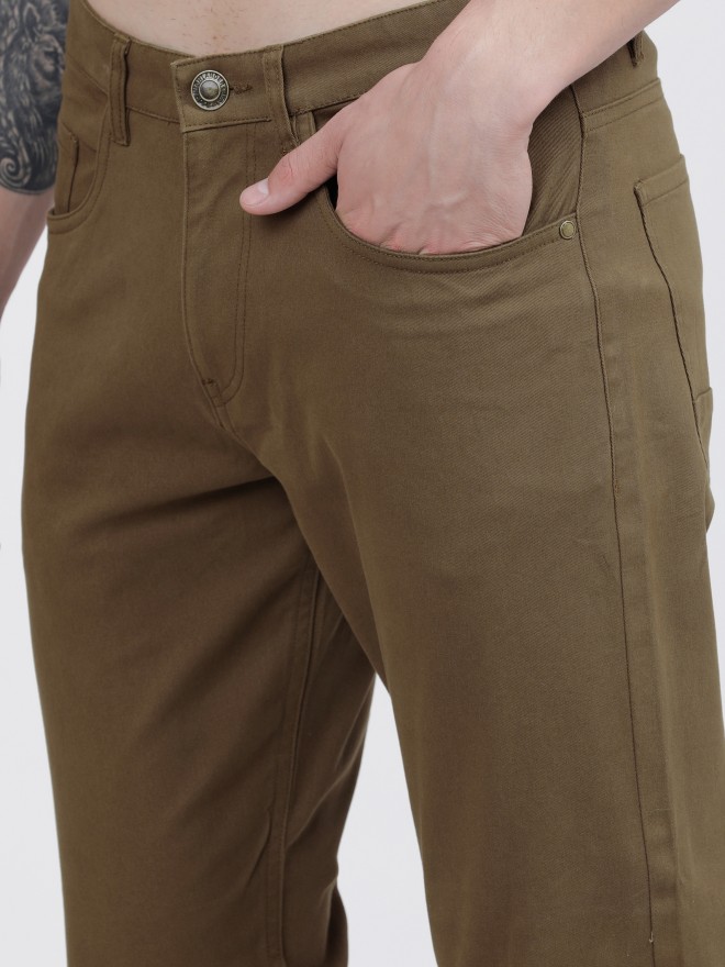 HIGHLANDER Men Beige Tapered Fit Solid Casual Trousers Chinos 