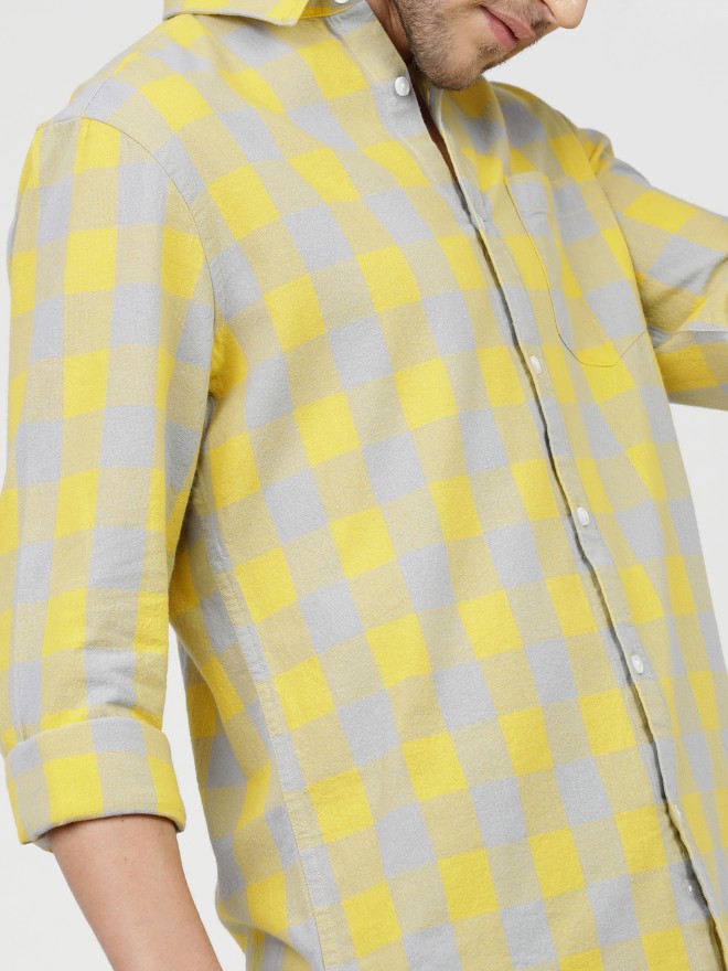 Highlander Men Yellow Checked Slim Fit Casual Shirts 