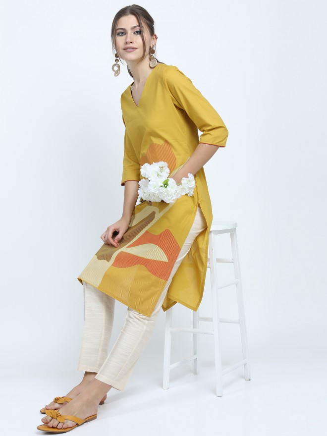 Vishudh Women Yellow Printed Straight Kurtas 