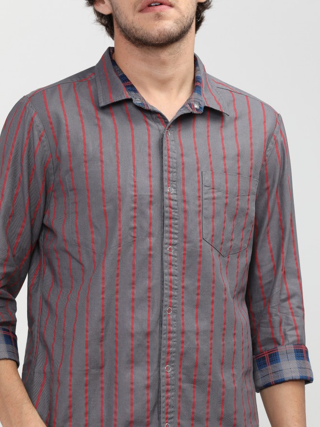 Locomotive Men Grey Checked Slim Fit Casual Shirts 