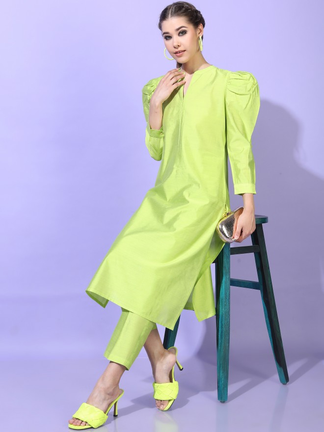 Parrot green kurta with printed palazzos and dupatta. SAMOR BY PRAGYA &  MEGHA | Elegant dresses classy vintage, Fashion dresses, Indian outfits
