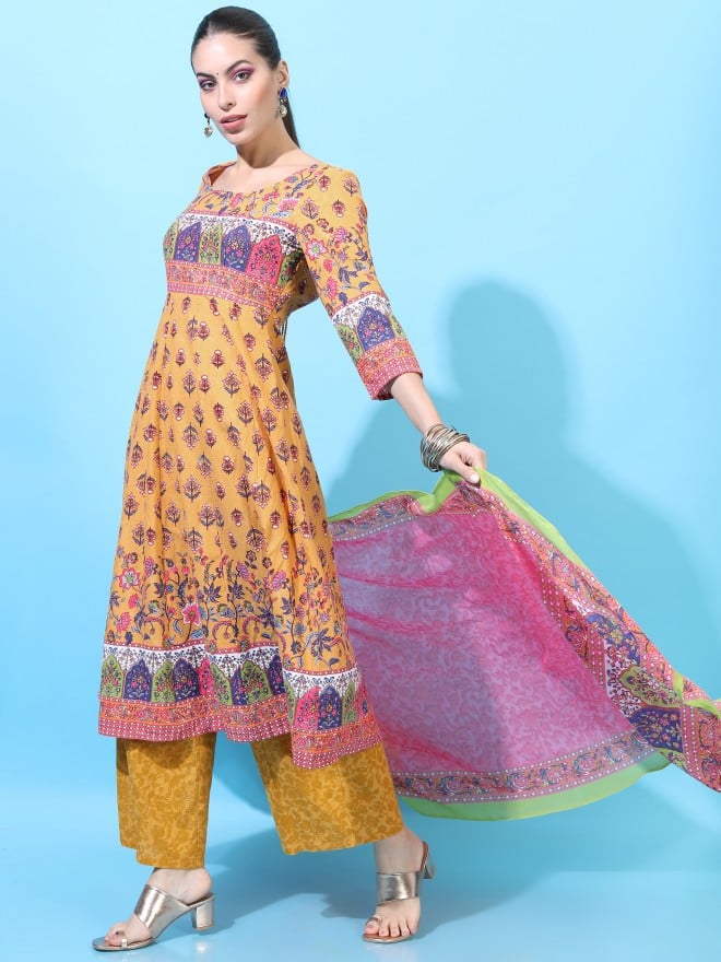 Vishudh Women Mustard Printed Kurta Sets 