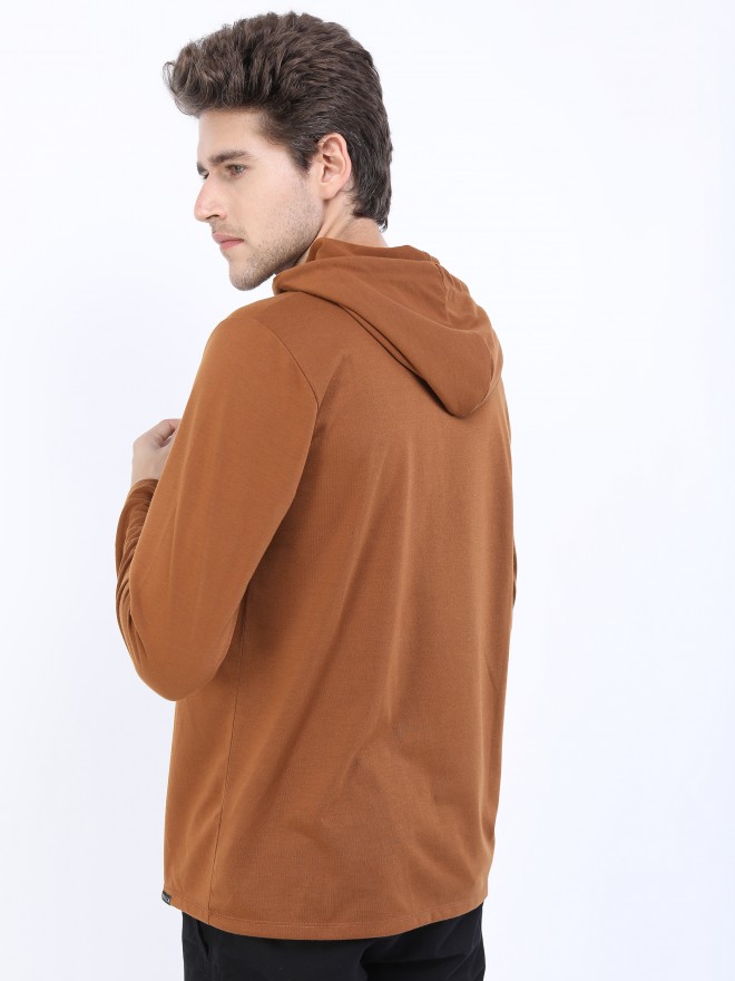 brown hooded t shirt