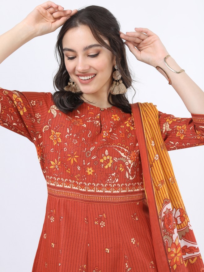 Vishudh Women Terracotta Printed Kurta Sets 