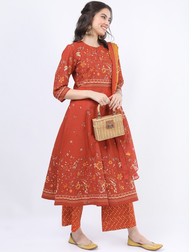 Vishudh Women Terracotta Printed Kurta Sets 