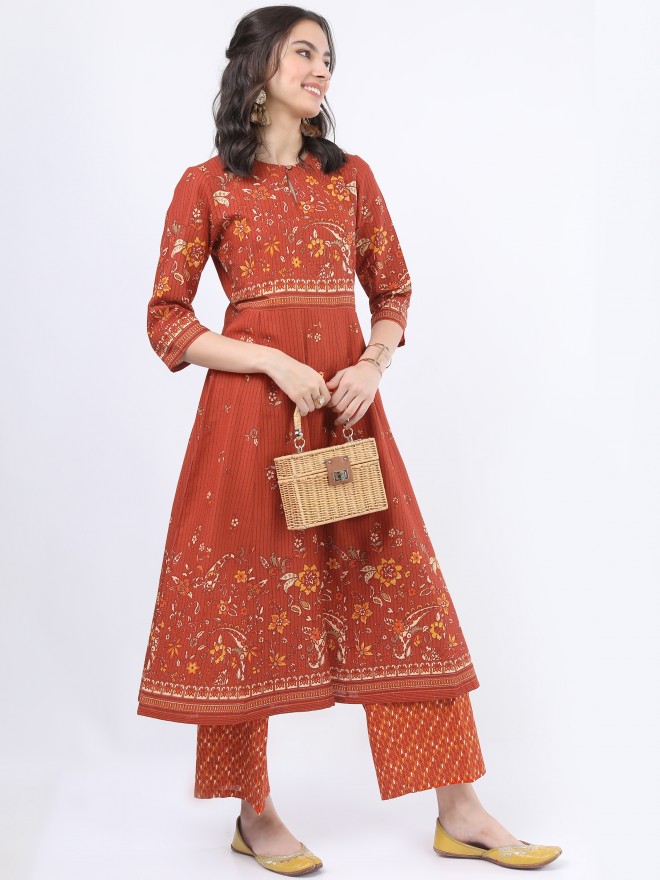 Vishudh Women Terracotta Printed Kurta Sets 