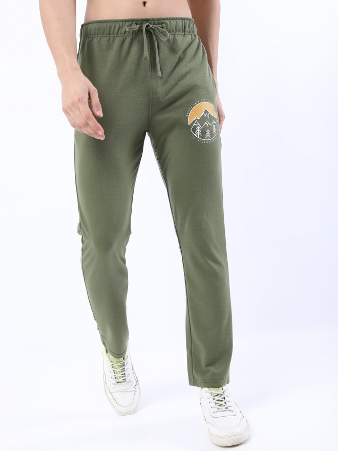 45% OFF on HIGHLANDER Men Charcoal Grey Solid Slim-Fit Track Pants on  Myntra | PaisaWapas.com