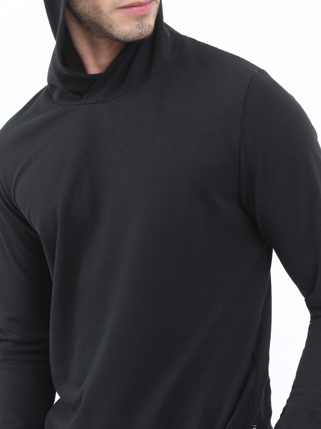 Buy Highlander Black Solid Hooded T-Shirt for Men Online at Rs.469 - Ketch