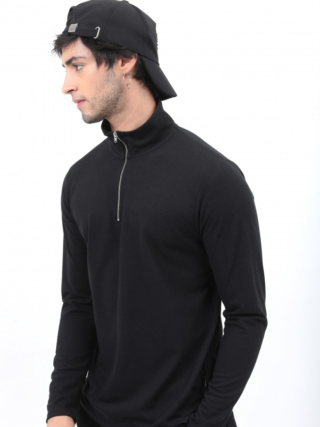 Highlander Men Black Solid High Neck T-Shirts 