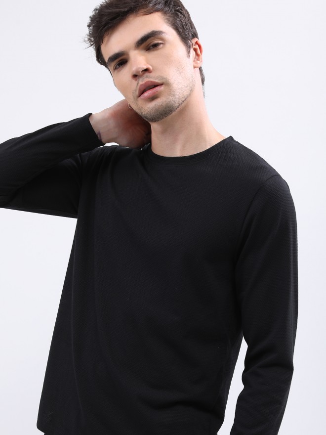 Buy Highlander Structured Black Solid Round Neck T-Shirt for Men Online ...