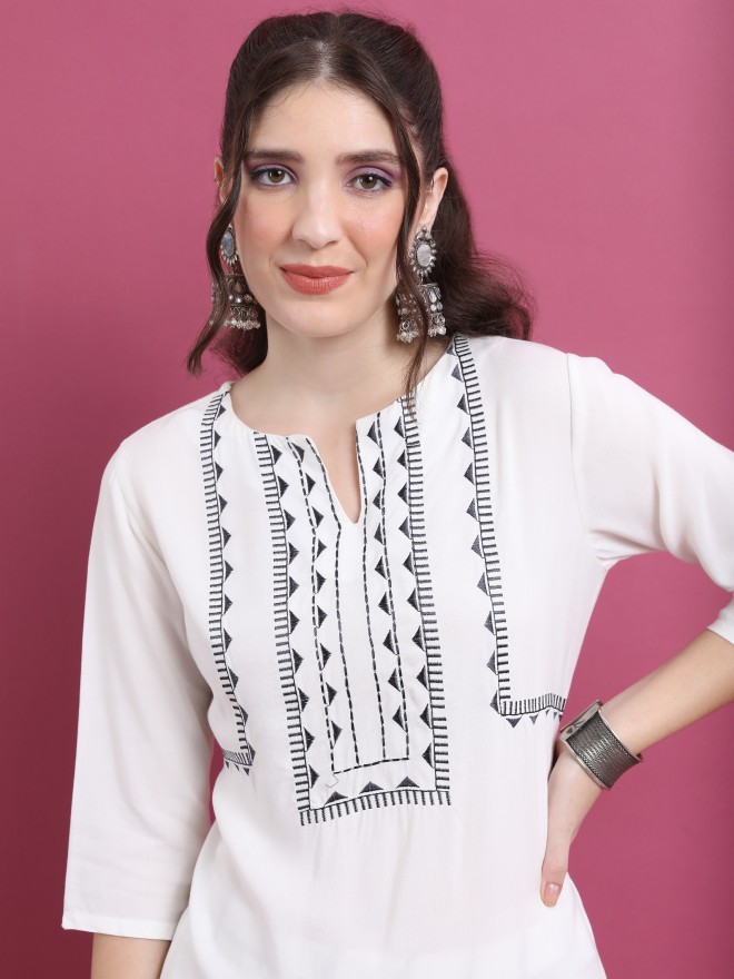 Vishudh Women Off White  Kurta Sets 