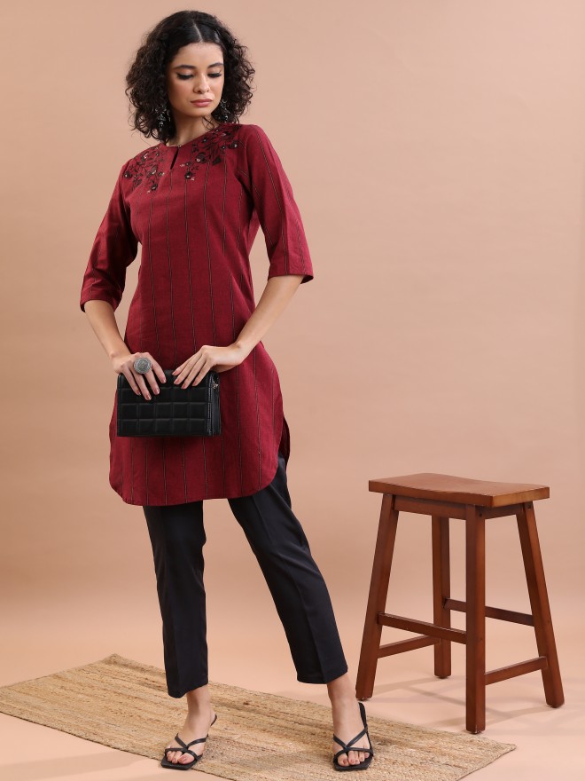 Vishudh Women Maroon Striped Tunics 