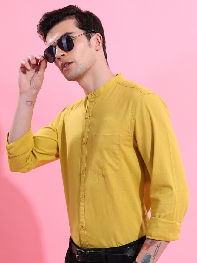 Highlander Men Mustard Solid Slim Fit Casual Shirts 