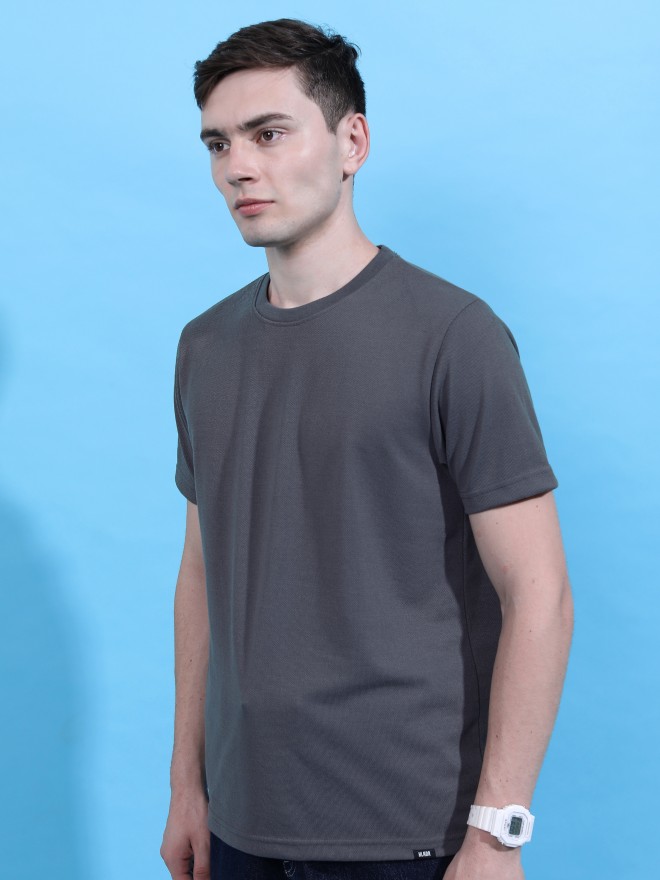 Highlander Men Grey Solid Round Neck T-Shirts 