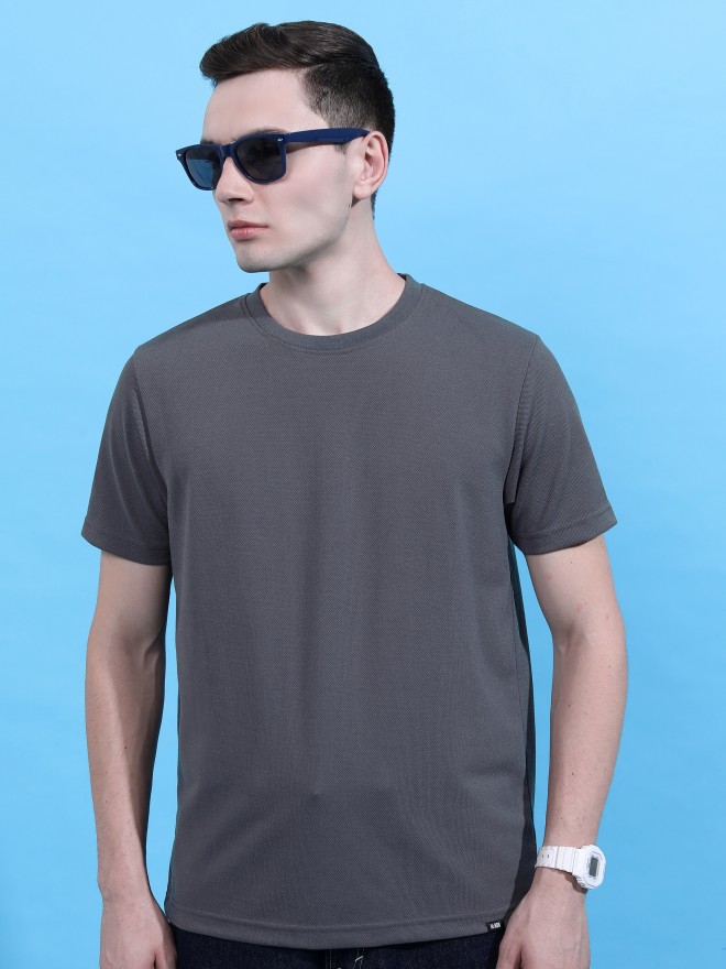 Highlander Men Grey Solid Round Neck T-Shirts 