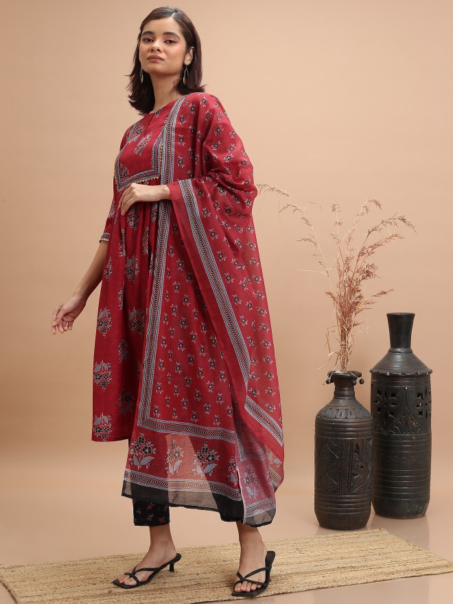 Ketch Women Red Printed Kurta Sets 