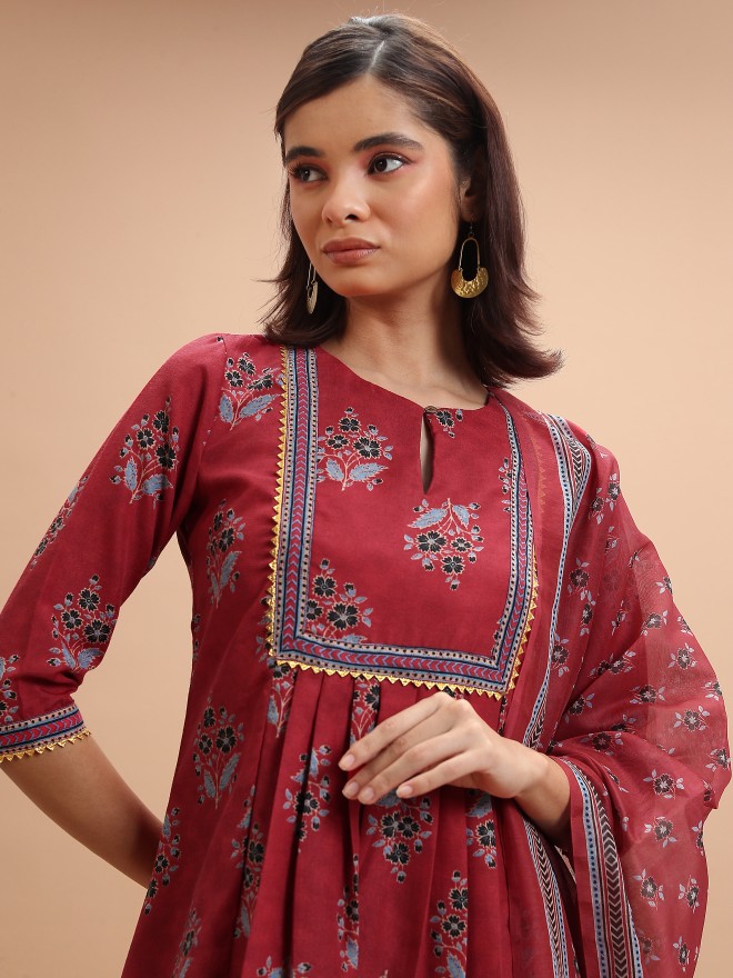 Ketch Women Red Printed Kurta Sets 