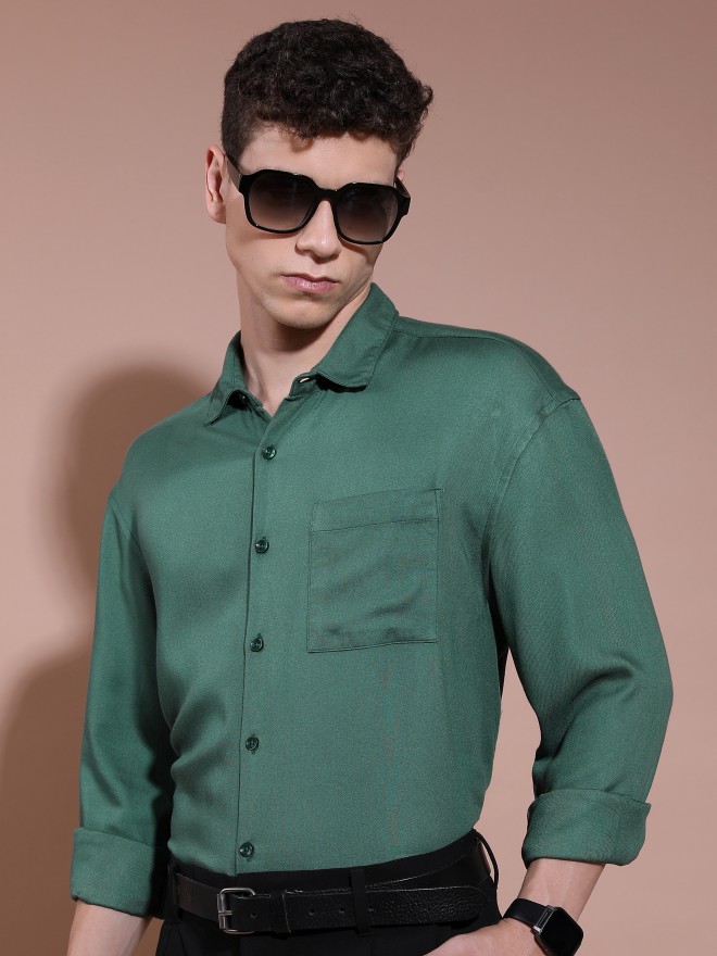 Highlander Men Green Solid Oversized Fit Casual Shirts 