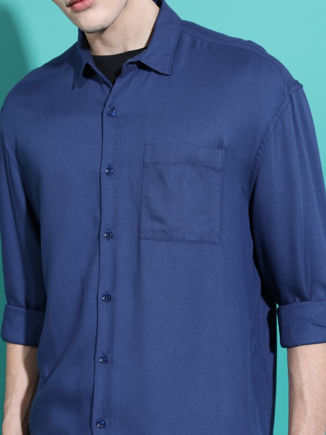 Highlander Men Blue Solid Oversized Fit Casual Shirts 