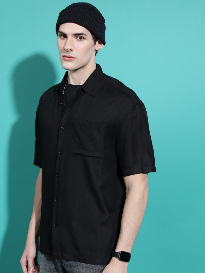 Highlander Men Black Solid Oversized Fit Casual Shirts 