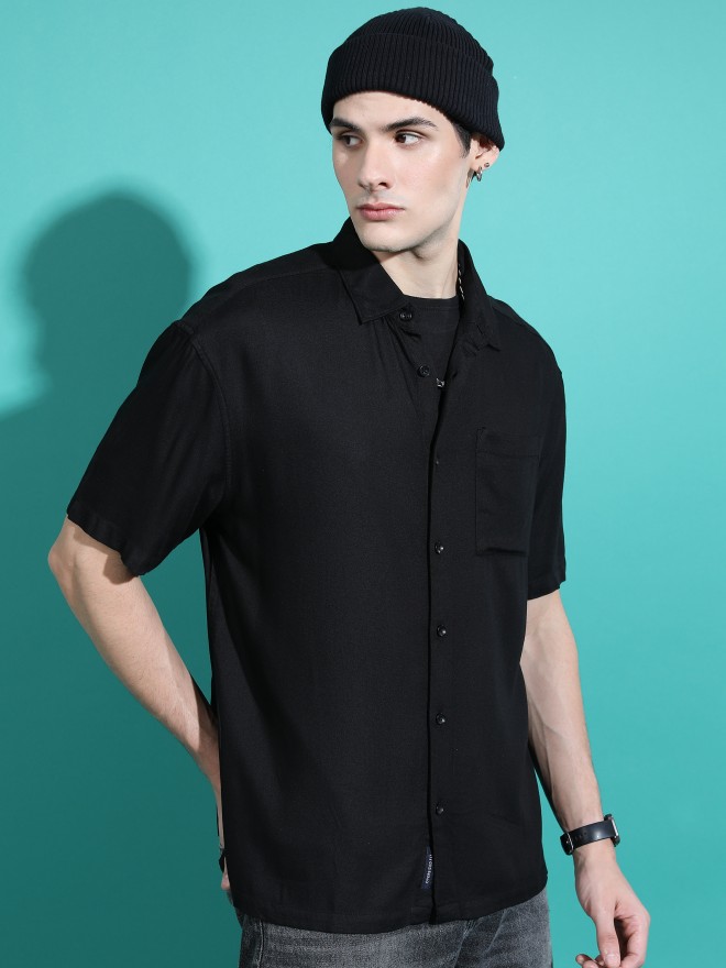 Highlander Men Black Solid Oversized Fit Casual Shirts 