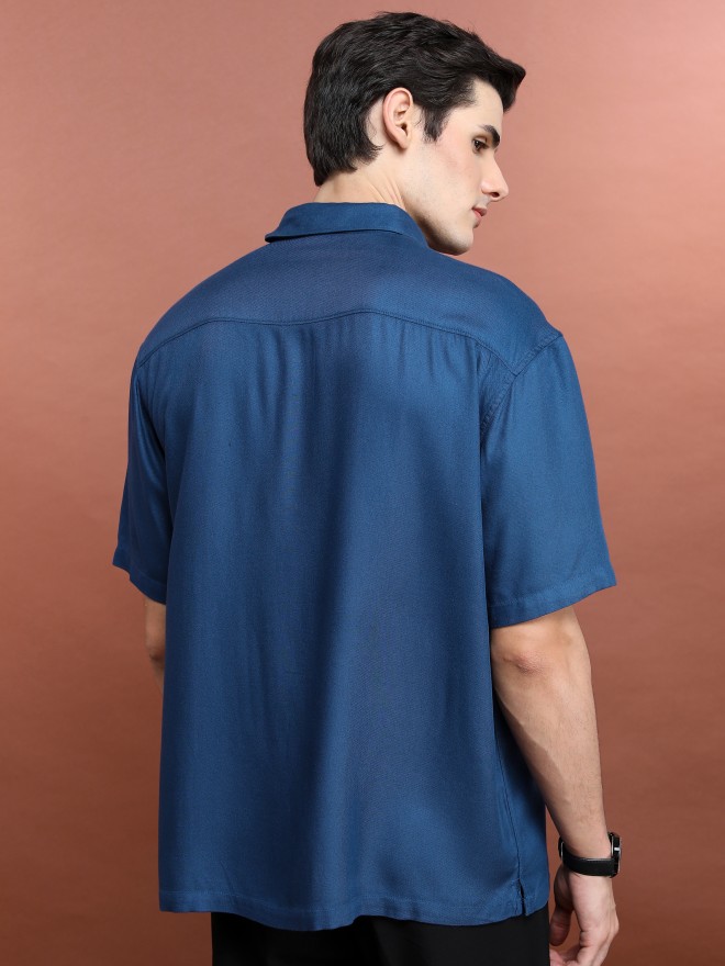 Highlander Men Blue Solid Oversized Fit Casual Shirts 