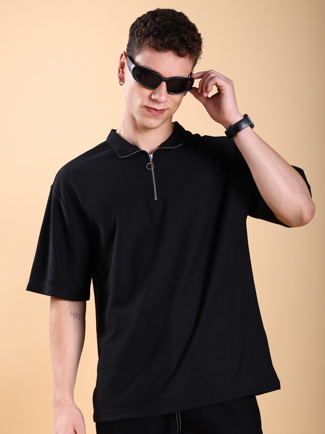 Highlander Men Black Solid High Neck T-Shirts 