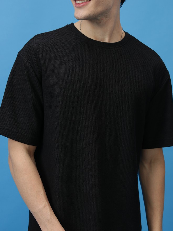 Highlander Men Black Solid Round Neck T-Shirts 