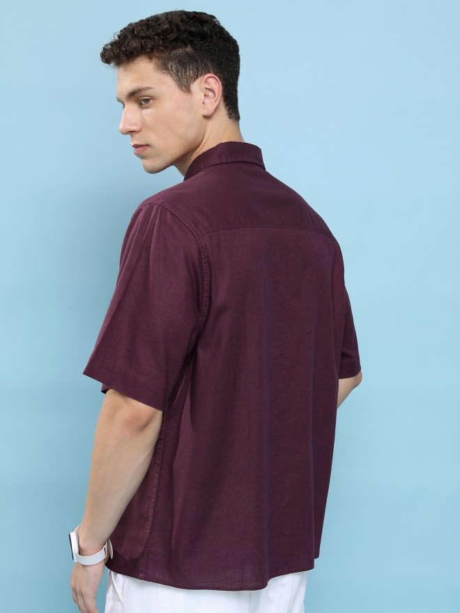 Highlander Men Maroon Solid Oversized Fit Casual Shirts 