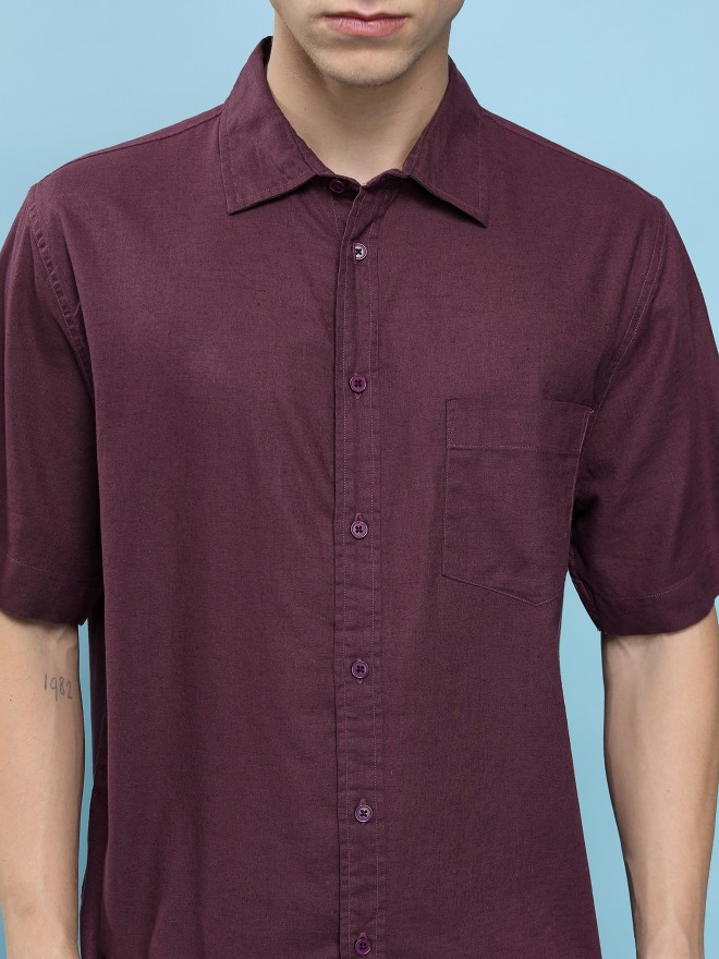 Highlander Men Maroon Solid Oversized Fit Casual Shirts 