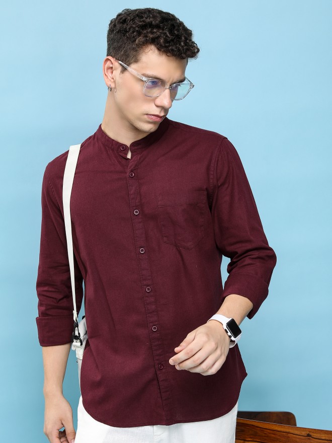 Highlander Men Burgundy Solid Slim Fit Casual Shirts 