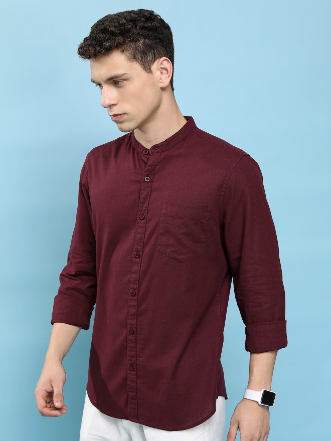 Highlander Men Burgundy Solid Slim Fit Casual Shirts 