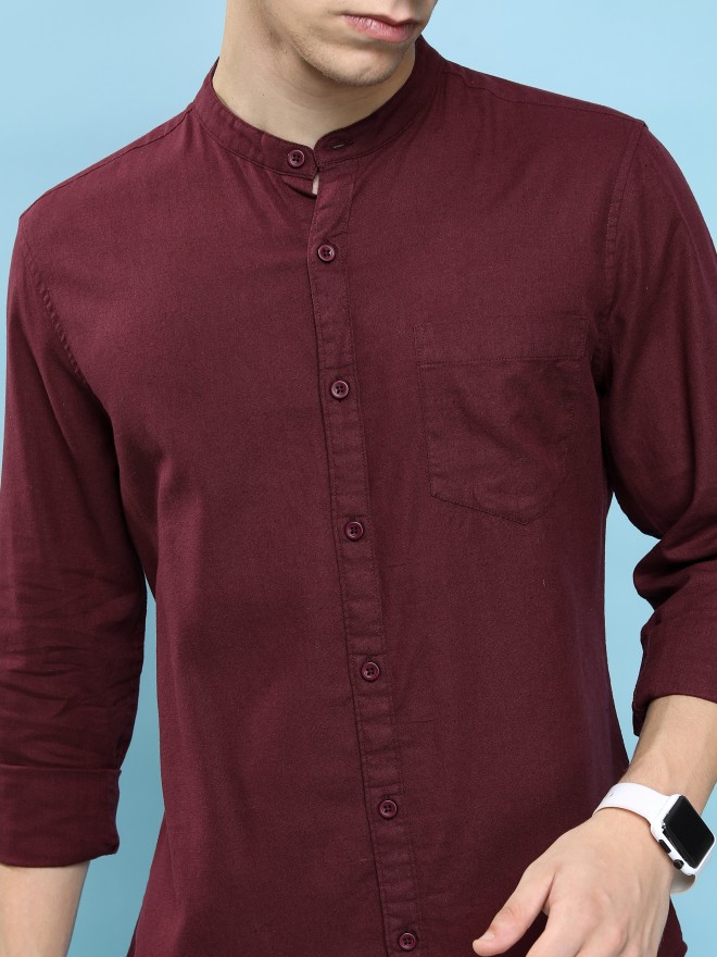 Highlander Men Burgundy Solid Slim Fit Casual Shirts 