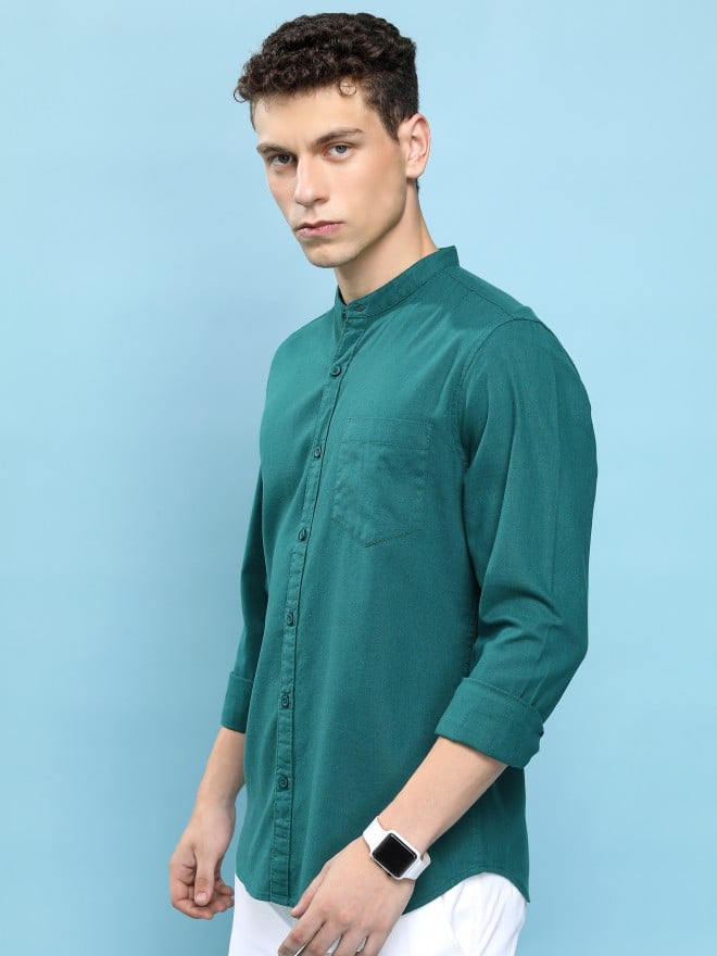 Highlander Men Green Solid Slim Fit Casual Shirts 