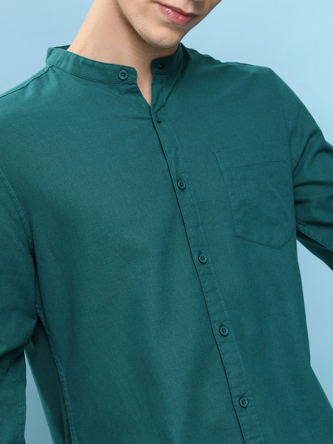 Highlander Men Green Solid Slim Fit Casual Shirts 