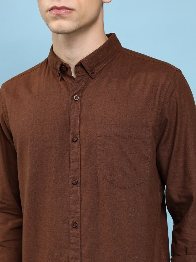 Highlander Men Brown Solid Slim Fit Casual Shirts 