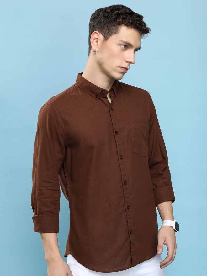 Highlander Men Brown Solid Slim Fit Casual Shirts 