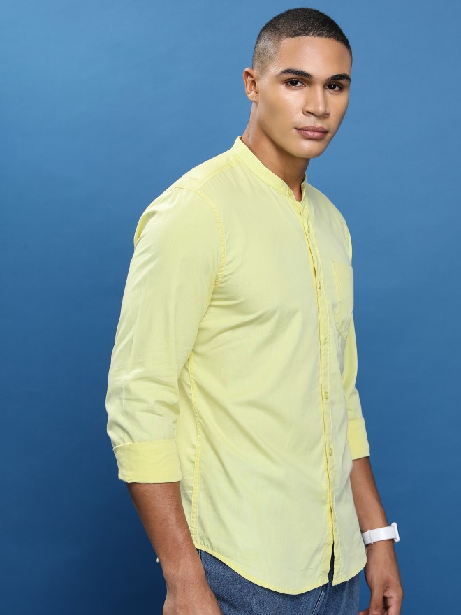 Highlander Men Yellow Solid Slim Fit Casual Shirts 