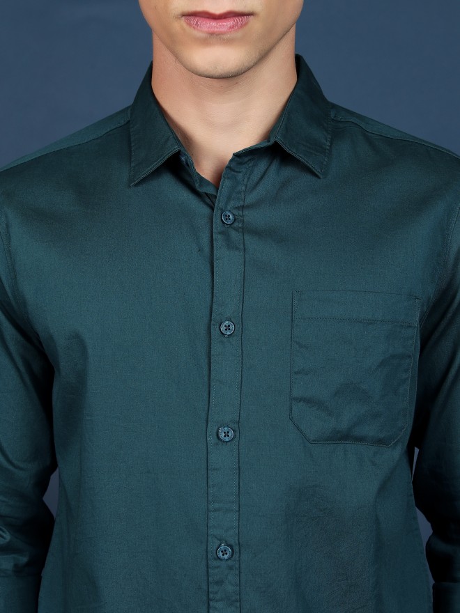 Highlander Men Teal Solid Slim Fit Casual Shirts 