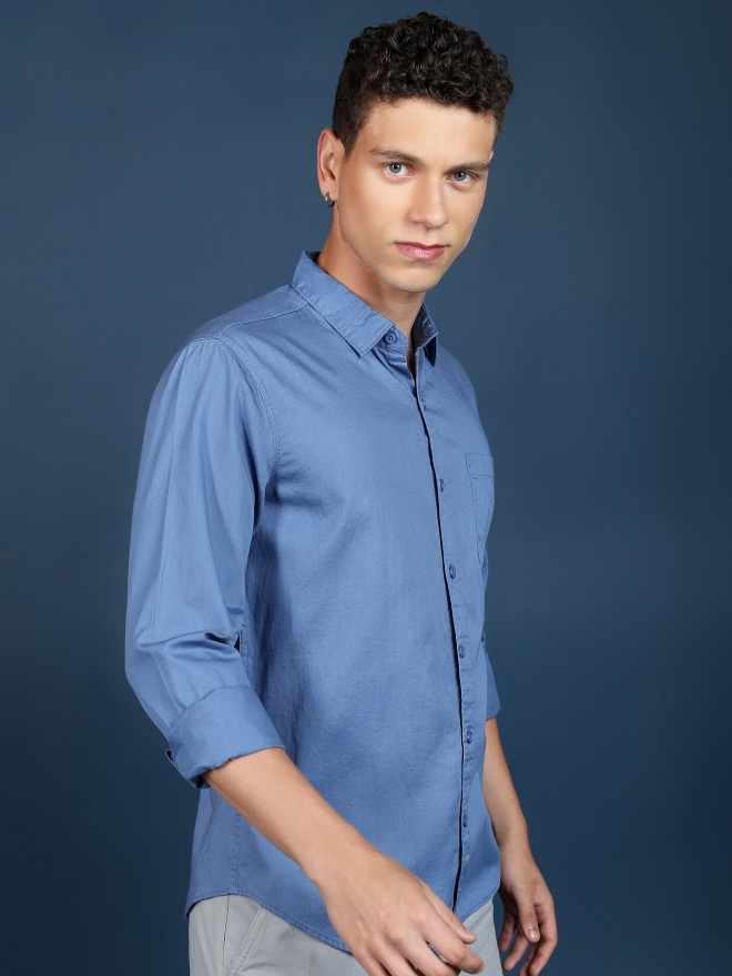 Highlander Men Blue Solid Slim Fit Casual Shirts 