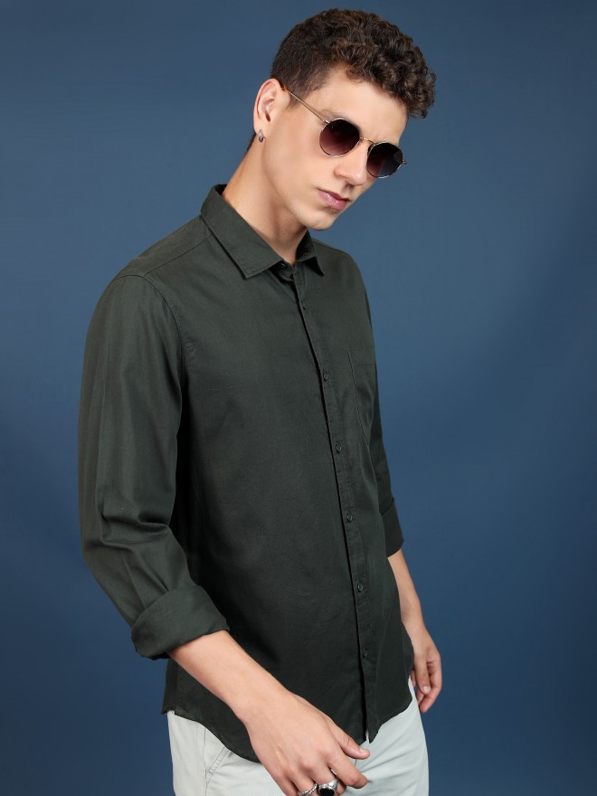 Highlander Men Green Solid Slim Fit Casual Shirts 