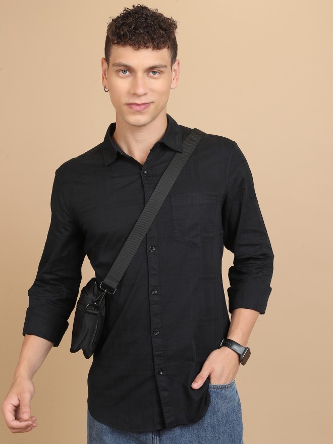 Ketch Men Black Solid Slim Fit Casual Shirts 