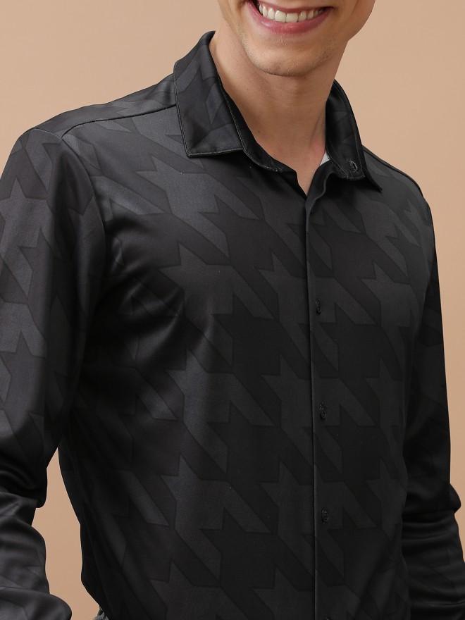 Highlander Men Black Printed Slim Fit Casual Shirts 