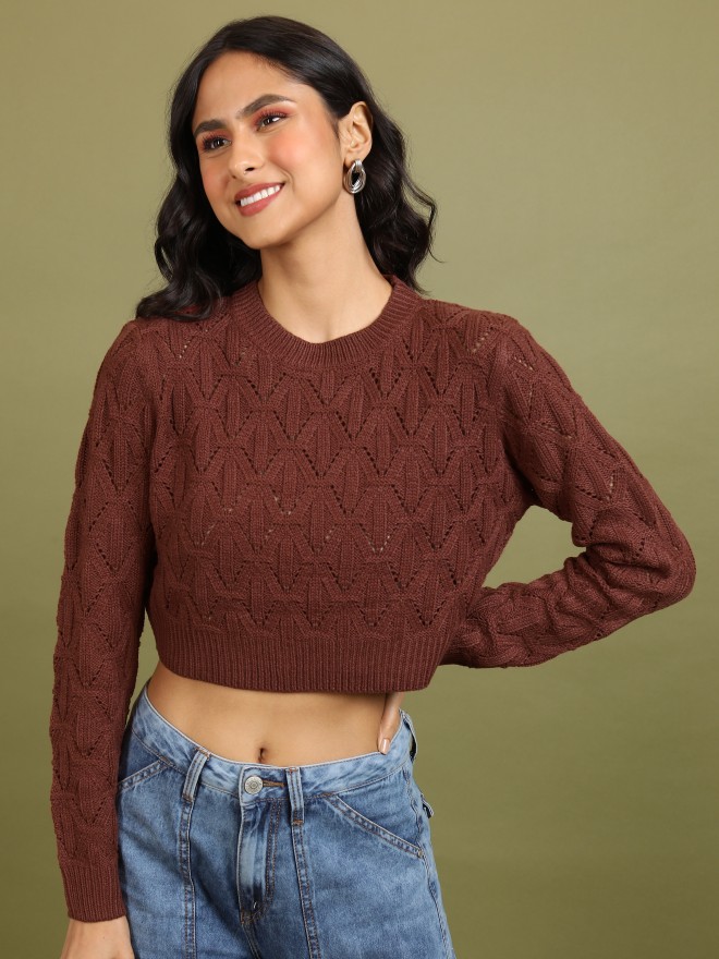 Round neck cropped sweater