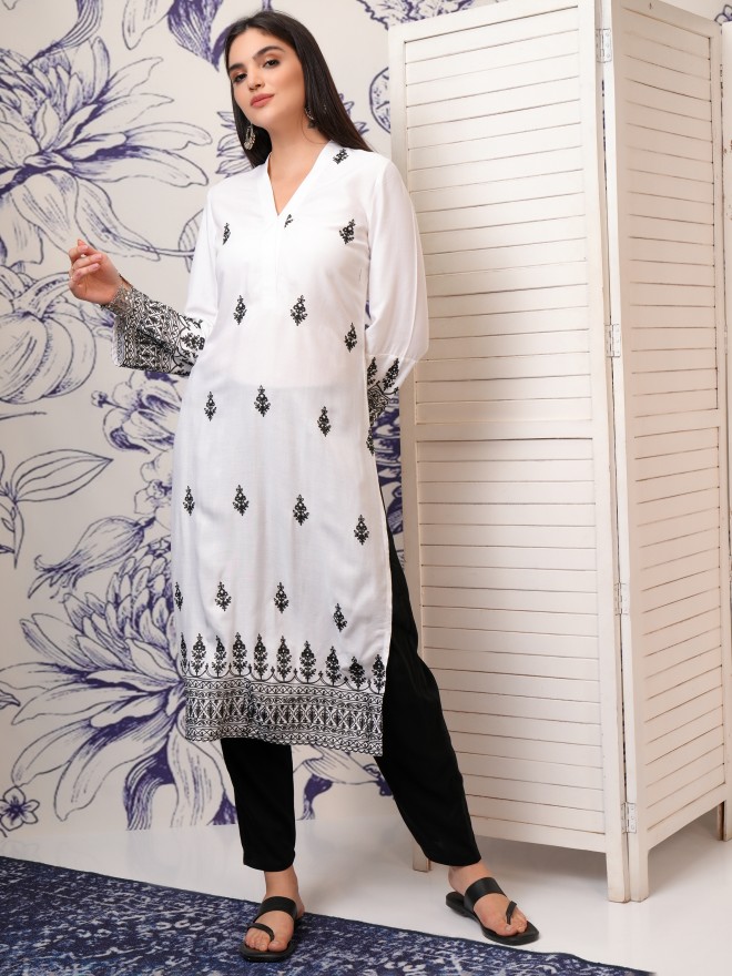 Vishudh Women White Embroidered Straight Kurta