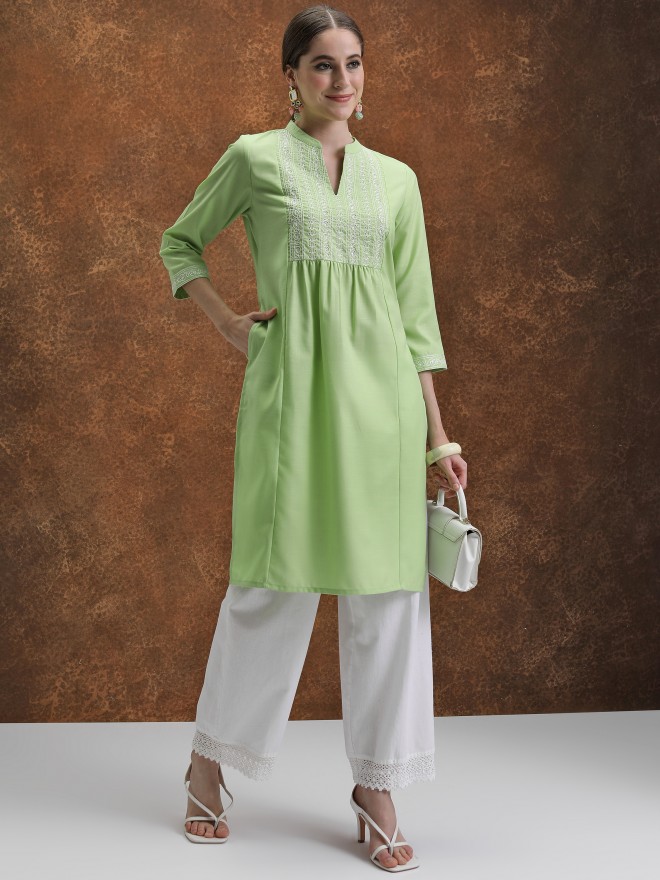 Vishudh Women Green Embroidered Straight Kurtas 