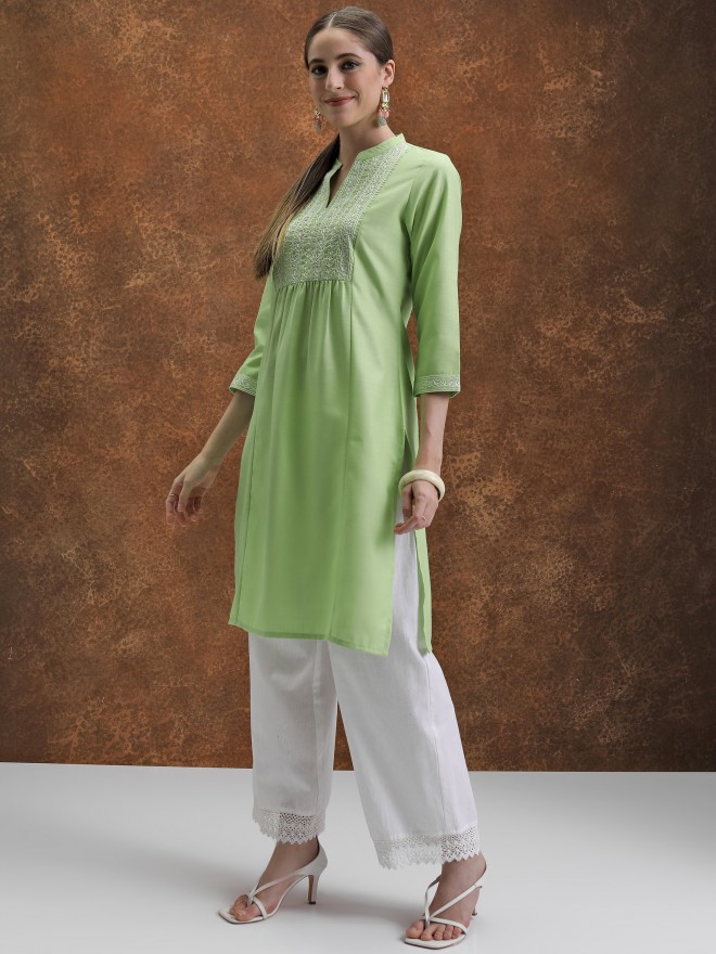 Vishudh Women Green Embroidered Straight Kurtas 