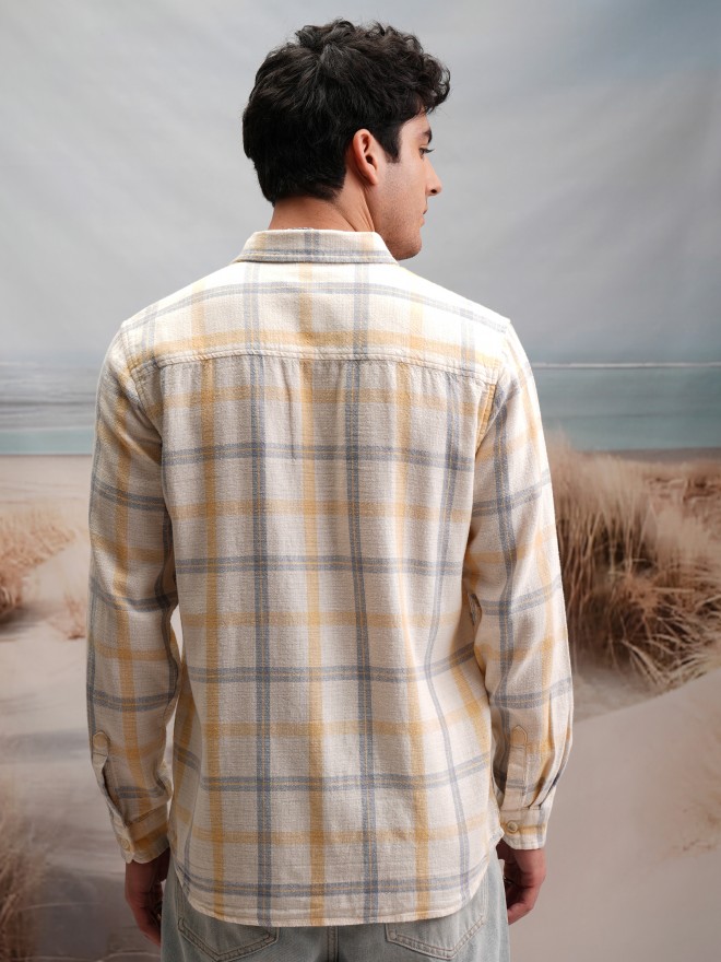 Locomotive Men Cream Checked Regular Fit Casual Shirts 